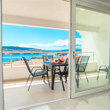 Best Island View Cres Bagian luar foto